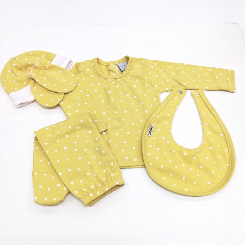 Pack of baby clothes, baby sets...