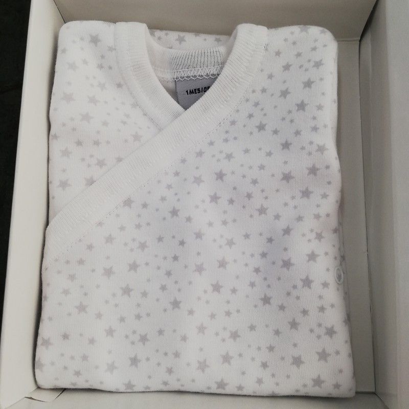 Fondo Blanco con estampado MUltiestrellas