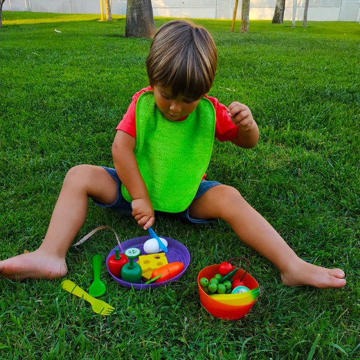 Quels bavoirs maman devrait-elle acheter pour l'école maternelle?