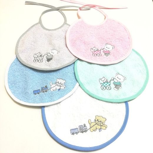 Pack ahorro 12 unidades baberos de rizo con bordado (0-6 meses) ref.529