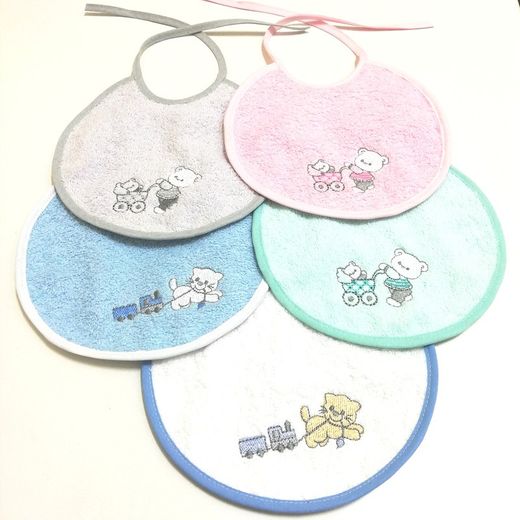 Pack ahorro 12 unidades baberos de rizo con bordado (0-6 meses) ref.529